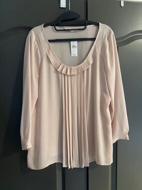 LOFT Women's Blush Pleated Scoop Neck Blouse new with tags